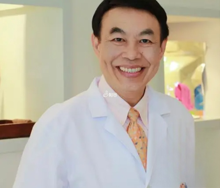 Dr.Pansak Sugkraroek医生