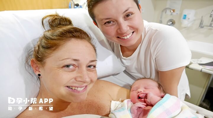 同性恋可以做试管生孩子的