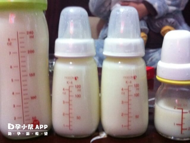 母乳营养丰富且全面